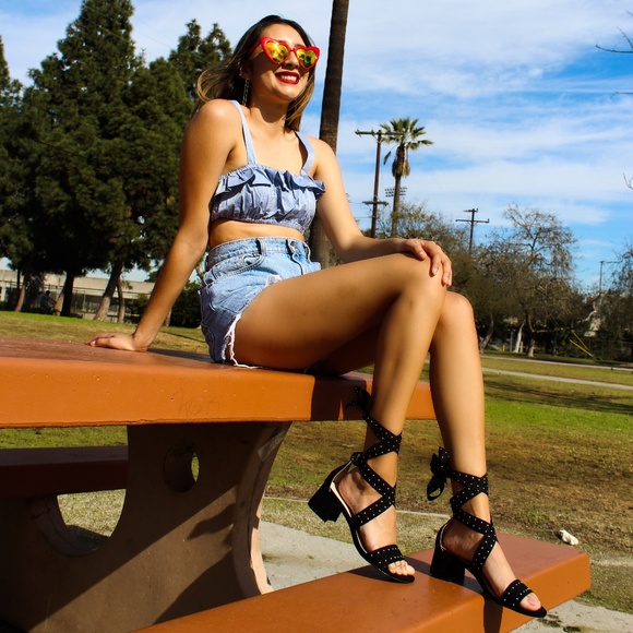 🚨LAST PAIR!!//The Dakota// Black lace up Sandal - Picture 8 of 8